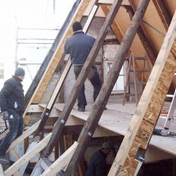 Dachsanierung im Bremer Schnoor (während der Sanierung)